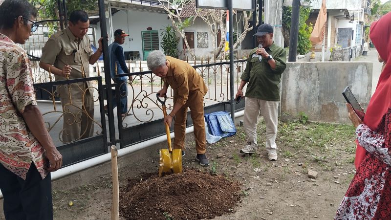 JAGA KESUBURAN TANAH: Ketua Komisi B DPRD DIY Andriana Wulandari mnyampaikan materi di depan peserta bimtek Senin(28/7). Salah satu narasumber memberikan praktik cara pembuatan pupuk organik.