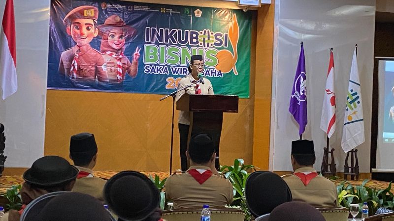 Ketua Kwartir Daerah Gerakan Pramuka DIY KR Mangkubumi saat membuka Inkubasi Bisnis Saka Wirausaha 2025, Senin (28/7).&nbsp;