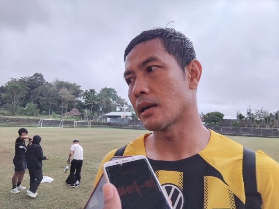 Keterangan, Bek PSS Sleman Jajang Mulyana