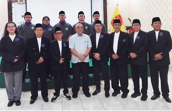 Ketua Umum KONI DIJ Paku Alam X bersama Dewan Hakim Panitia Penyelenggara Porda DIJ 2025