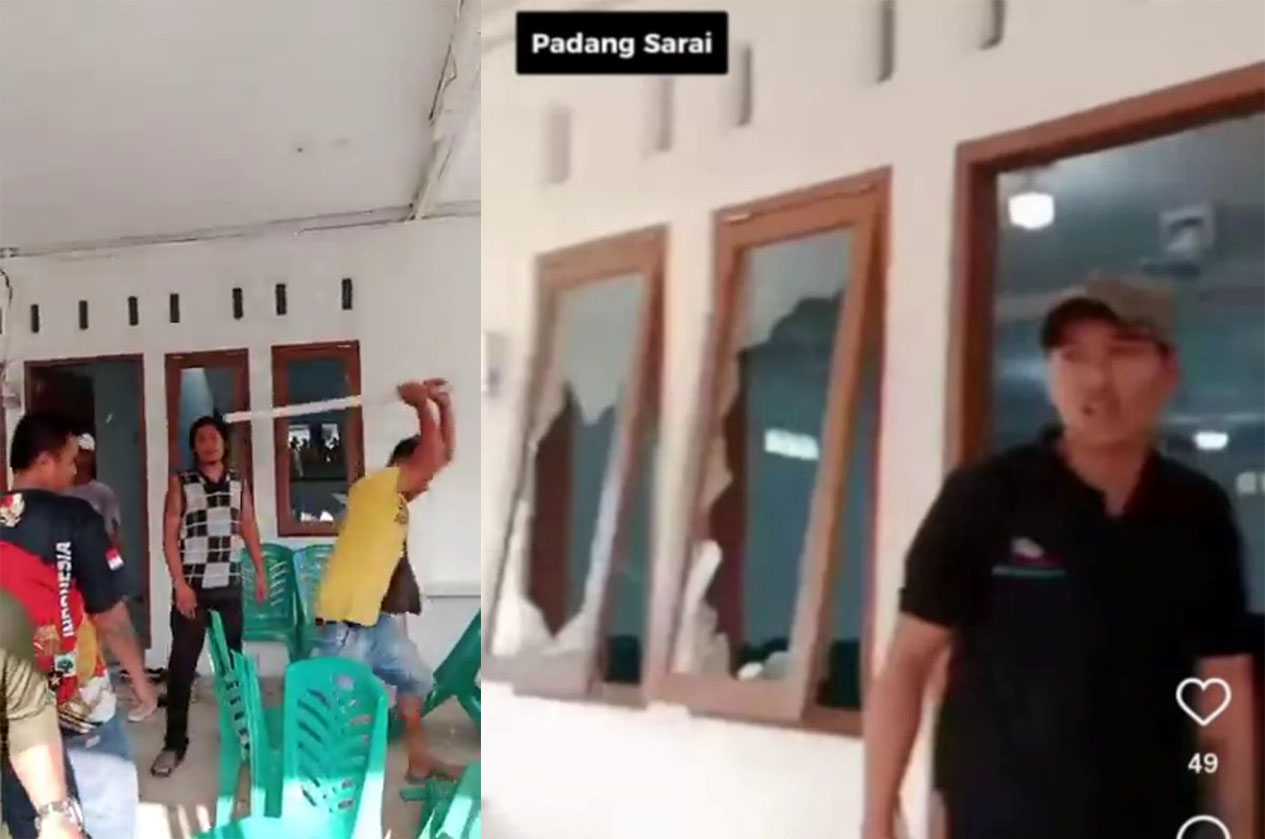 INTOLERAN:  Sekelompok massa melakukan perusakan terhadap rumah doa umat Kristen di Kota Padang.