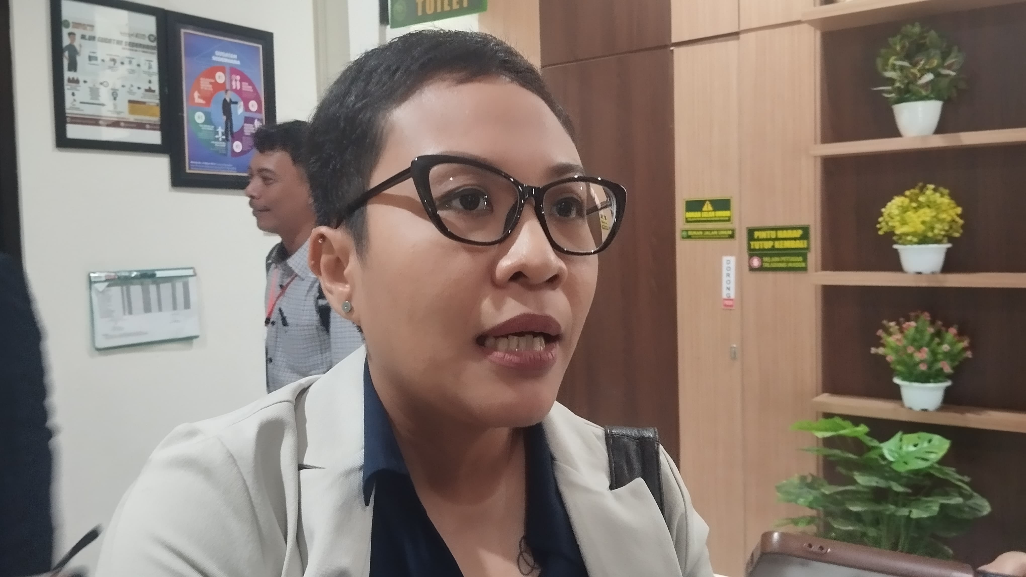 Kuasa Hukum Mbah Tupon, Sukiratnasari