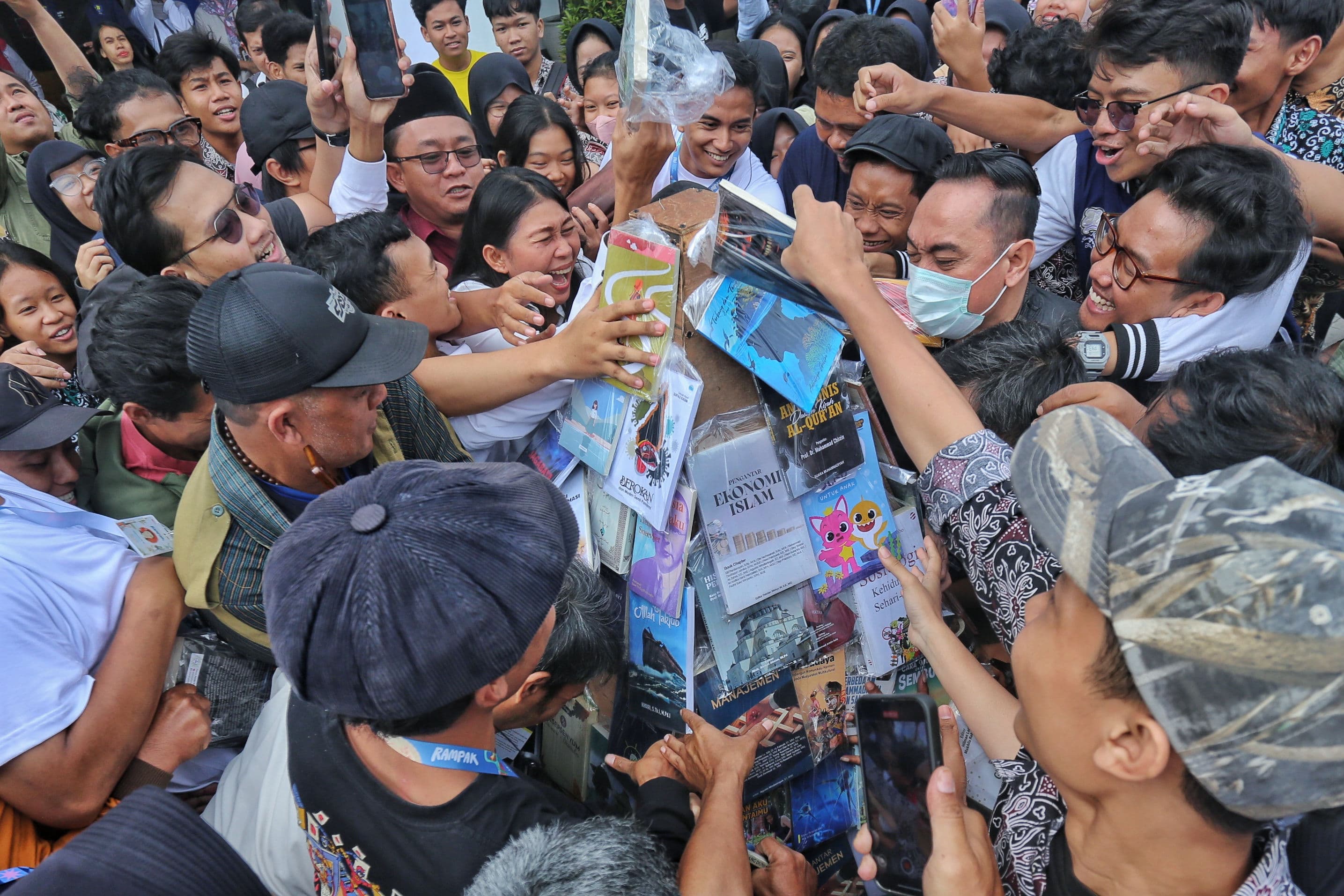 Pasar Sastra di Taman Budaya Embung Giwangan (TBEG) resmi dibuka pada Rabu (30/7/2025).