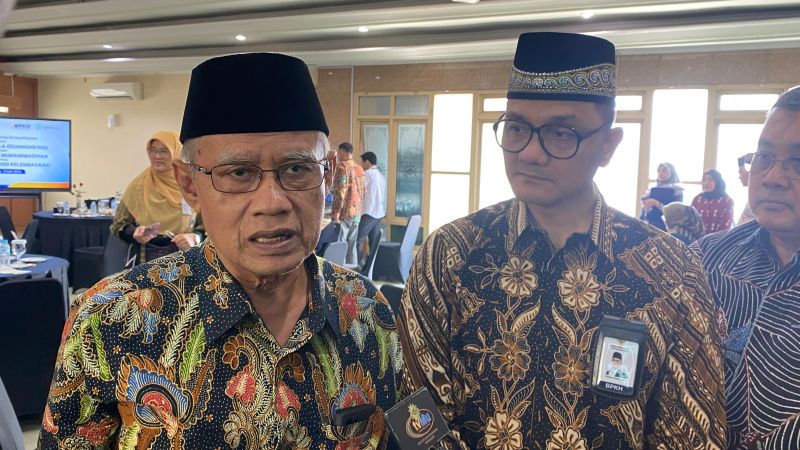 Ketum PP Muhammadiyah Haedar Nashir (kiri) dan Kepala BPKH Fadlul Imansyah saat ditemui di Kantor PP Muhammadiyah, Jogja, Kamis (31/7/2025).&nbsp;