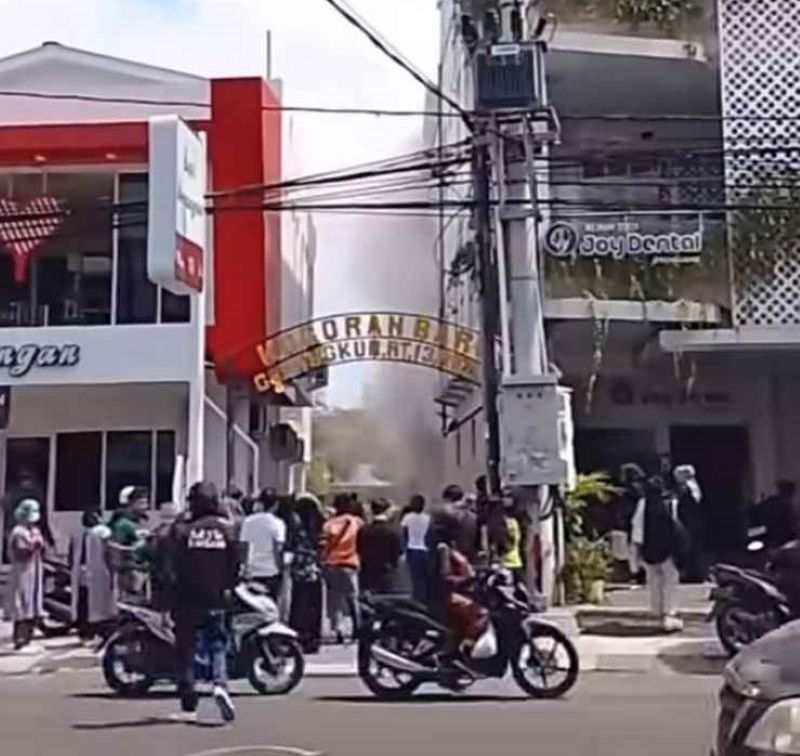 Kebakaran di Jalan Kaliurang KM 5, Caturtunggal, Depok, Sleman, Kamis (31/7/2025).
