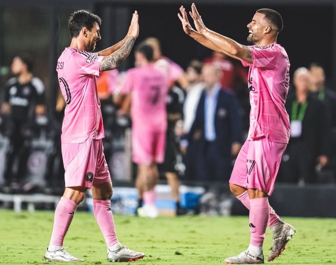 Marceloa Weigandt rayakan gol kemenangan Inter Miami bersama Lionel Messi