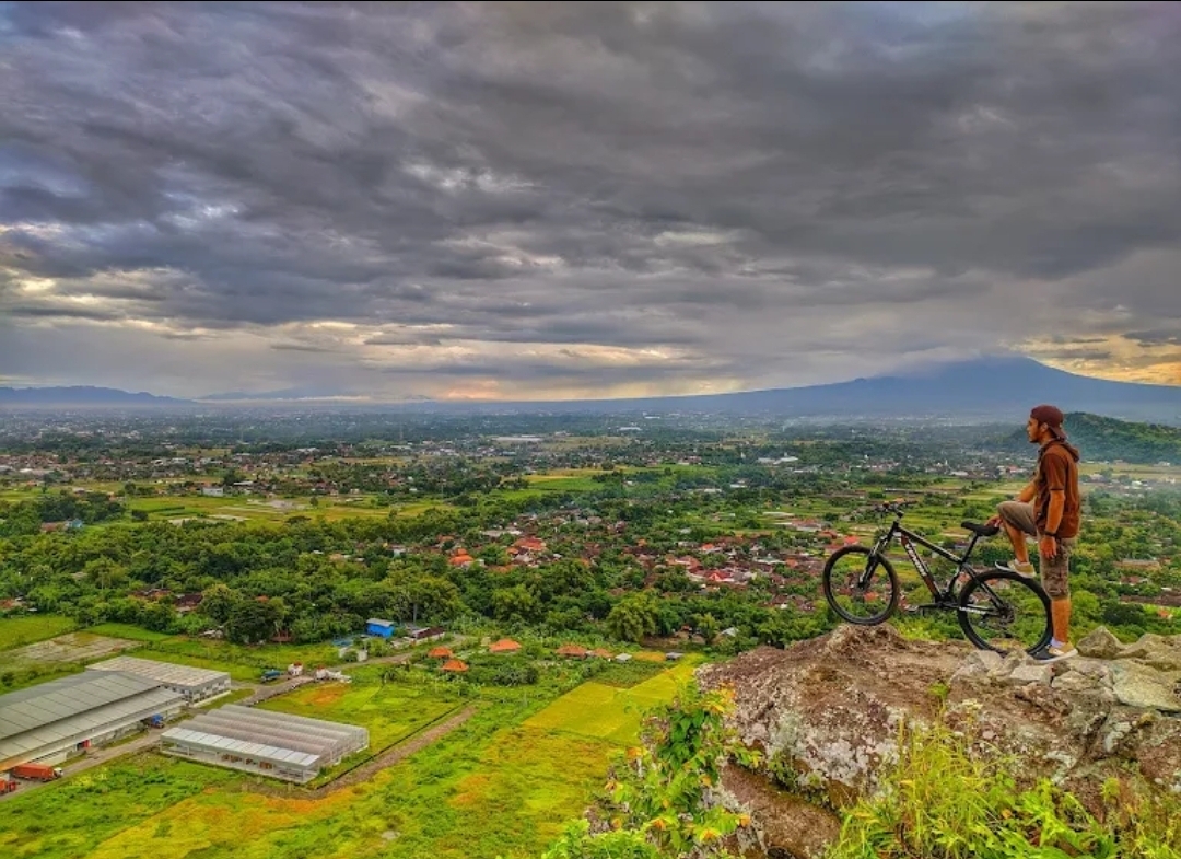 Bukit Tompak Piyungan Bantul