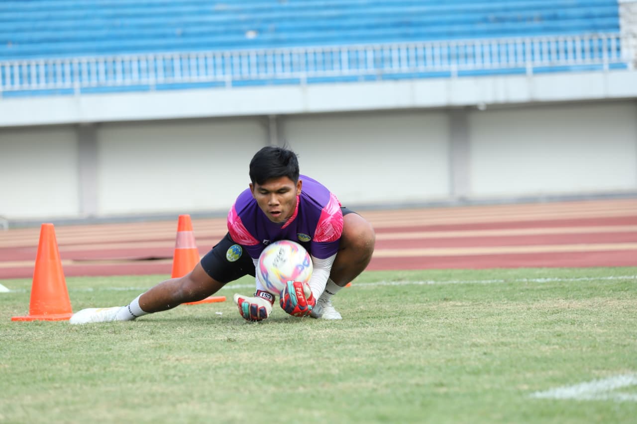 Kiper baru PSIM Cahya Supriadi sudah ikut latihan bersama tim, setelah sebelumnya fokus membela timnas Indonesia U-23