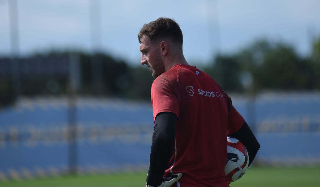 Kiper Persib Bandung, Adam Przybek mengatakan laga persahatan kontra Western Sydney Wanderers akan menjadi laga penting demi perkembangan Pangeran Biru