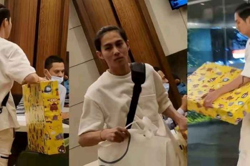 DJ Panda saat mengunjungi RS tempat Erica Carlina melahirkan.