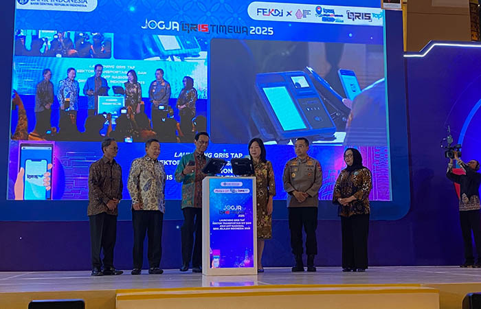 Peluncuran QRIS Tap Transportasi DIJ dan Kick Off Program Qris Jelajah Indonesia 2025 di Hotel Royal Ambarukmo, Sleman, Senin (4/8).
