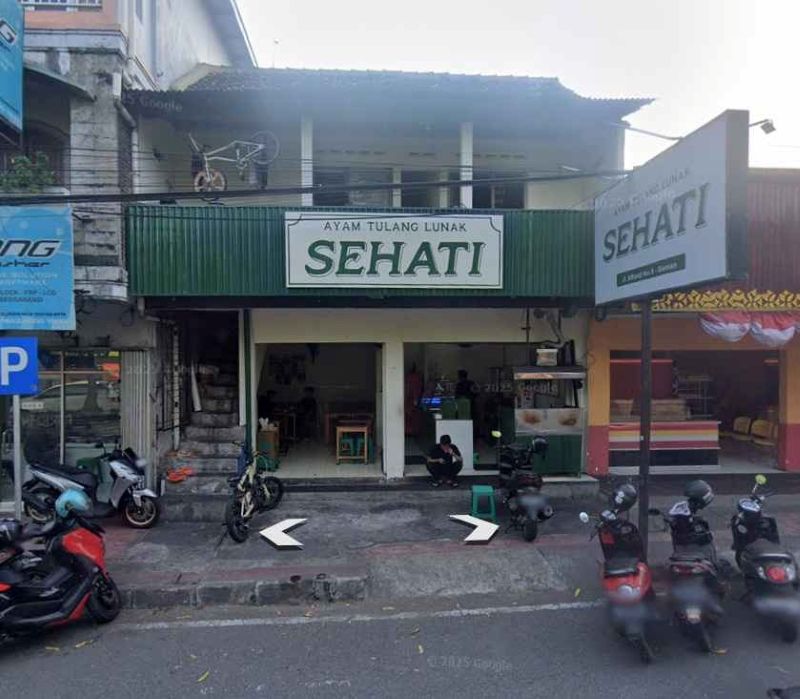 Ayam tulang lunak sehati di Jalan Affandi Yogyakarta.