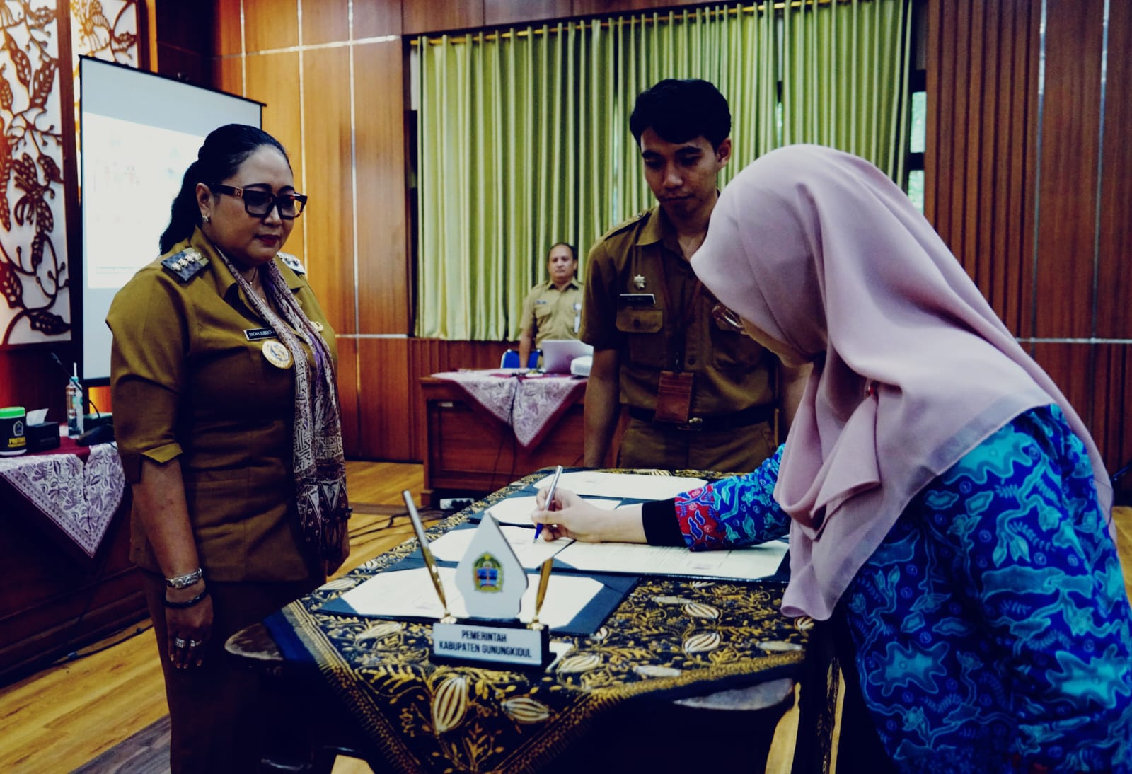 Penandatanganan kesepakatan bersama ditandatangani oleh Bupati Gunungkidul, UNDIP, UPN Veteran Yogyakarta, dan UTDI pada Selasa pagi (5/8).