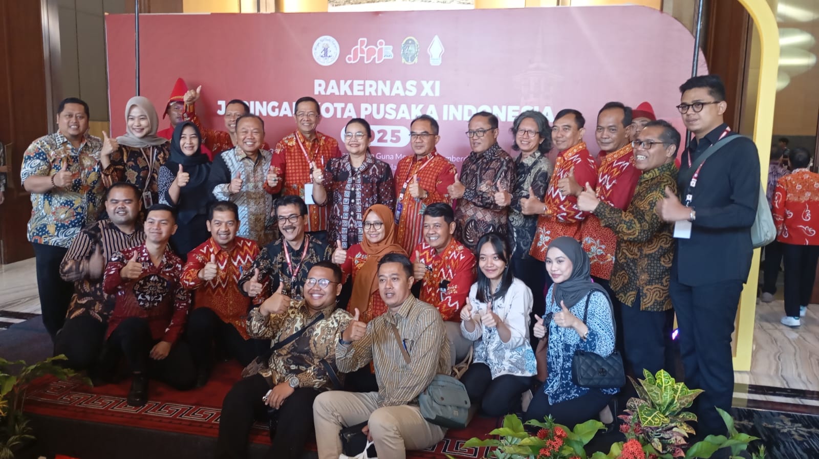 MERIAH: Suasana Rakernas JKPI 2025 yang diselenggarakan di Hotel Tentrem pada Rabu (6/8/2025). Kegiatan tersebut diikuti 75 pemerintah kota dan kabupaten di Indonesia.
