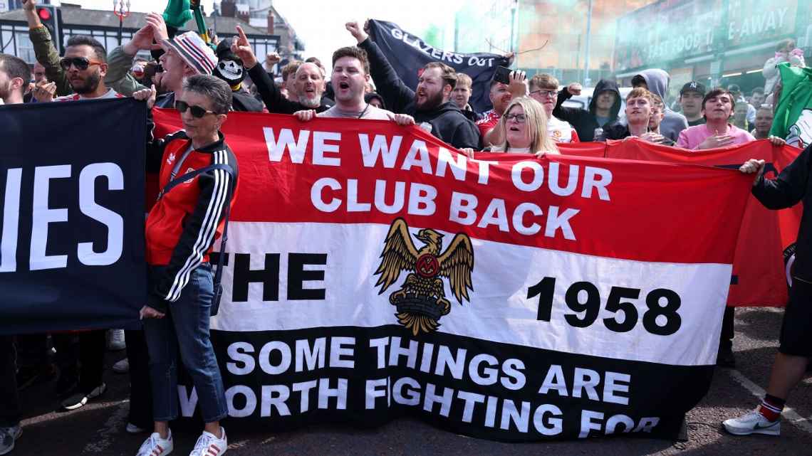 Sekelompok fans Manchester United akan adakan aksi protes terhadap keluarga Glazer dan Sir Jim Ratcliffe di awal musim baru Premier League