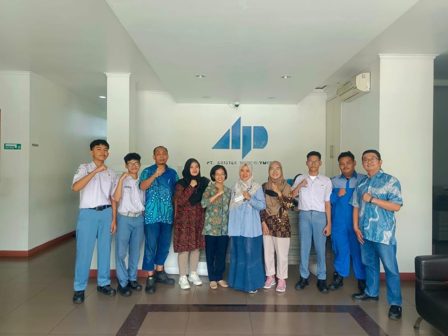 SMK SMTI Yogyakarta (Memberangkatkan Ratusan Siswa PKL Tahun Ini) Dokumentasi SMK SMTI Yogyakarta
