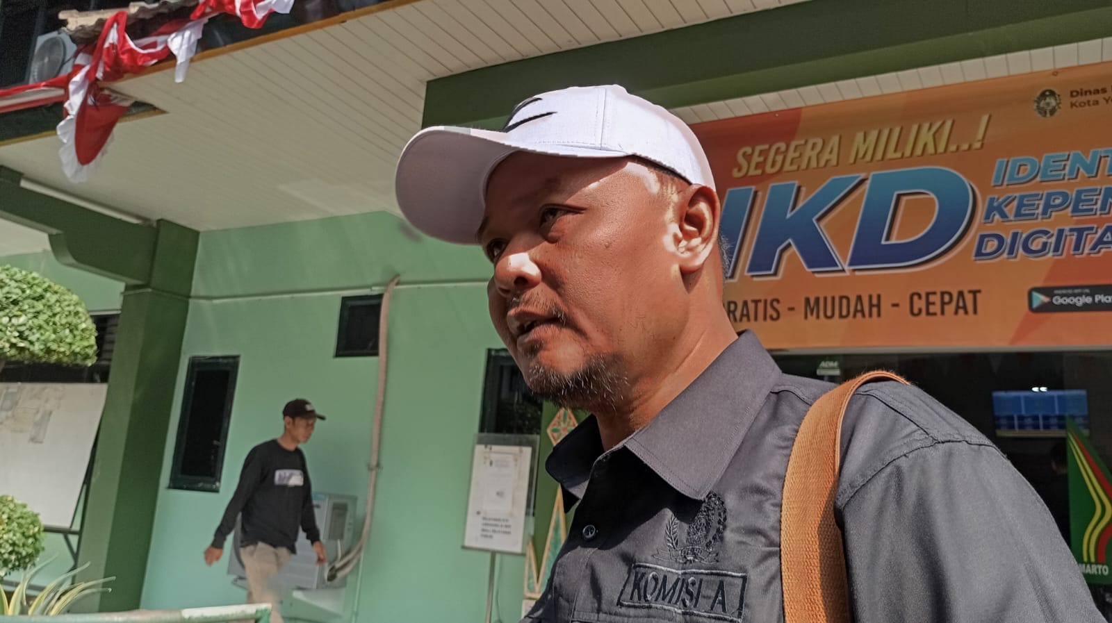 DORONG: Ketua Komisi A DPRD Kota Jogja Susanto Dwi Antoro saat ditemui seusai sidak di Kantor Disdukcapil Kota Jogja, Kamis (7/8/2025).