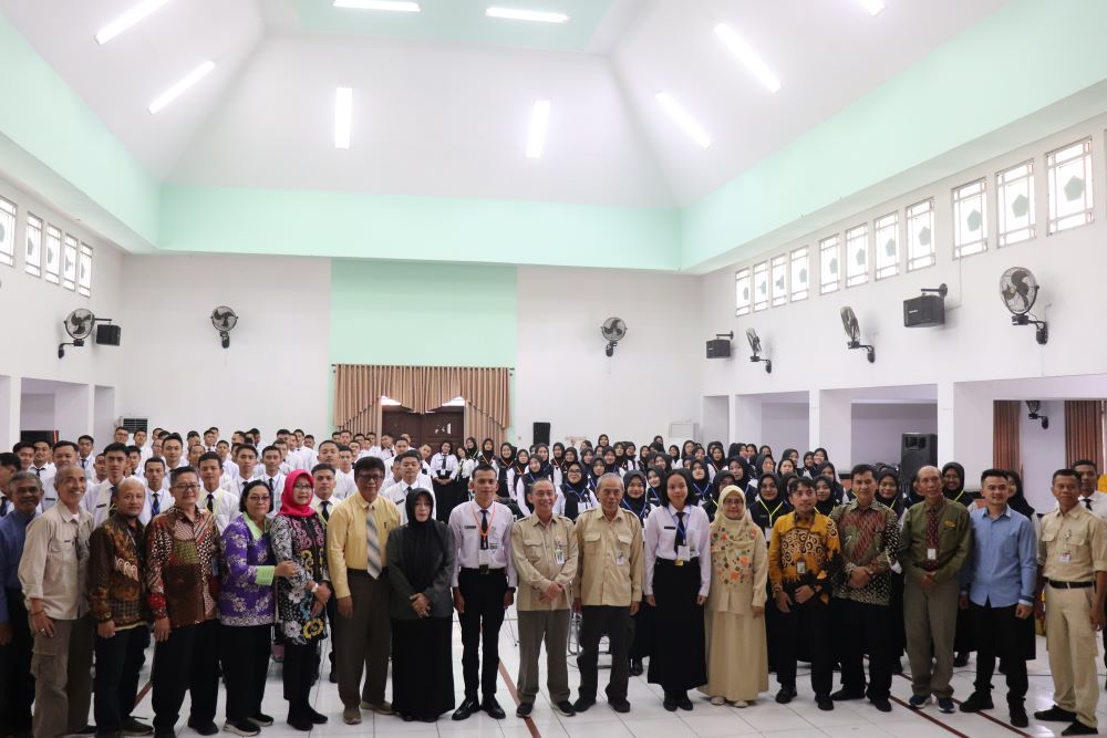 131 mahasiswa jurusan peternakan dinyatakan lulus dan direkomendasikan oleh Lembaga Sertifikasi Profesi (LSP) Kementan untuk mendapatkan sertifikat kompetensi dari Badan Nasional Sertifikasi Profesi.