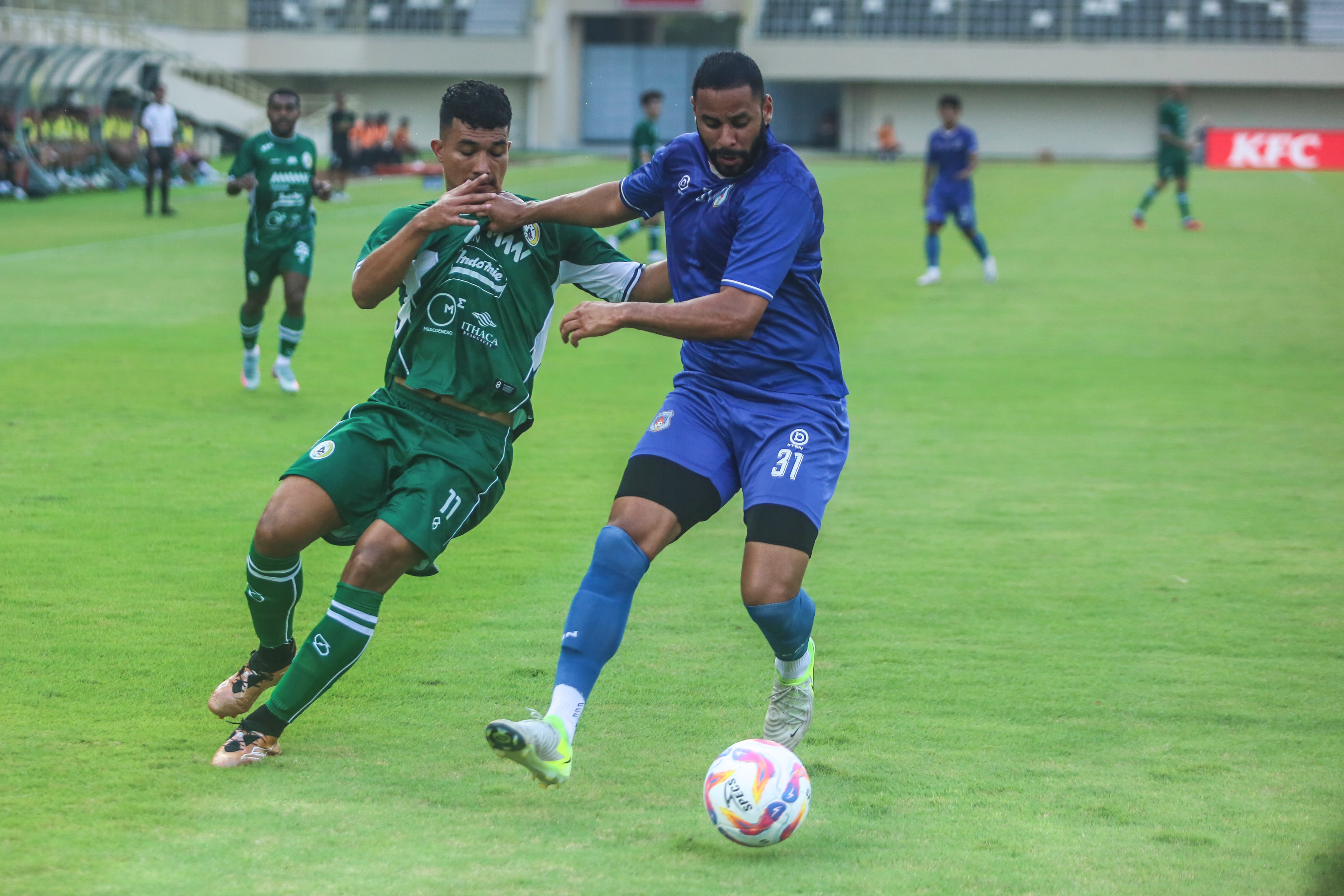 SENGIT: PSS Sleman saat melawan Sumsel United di Maguwoharjo International Stadium (MagIS) Sabtu (9/8) sore.