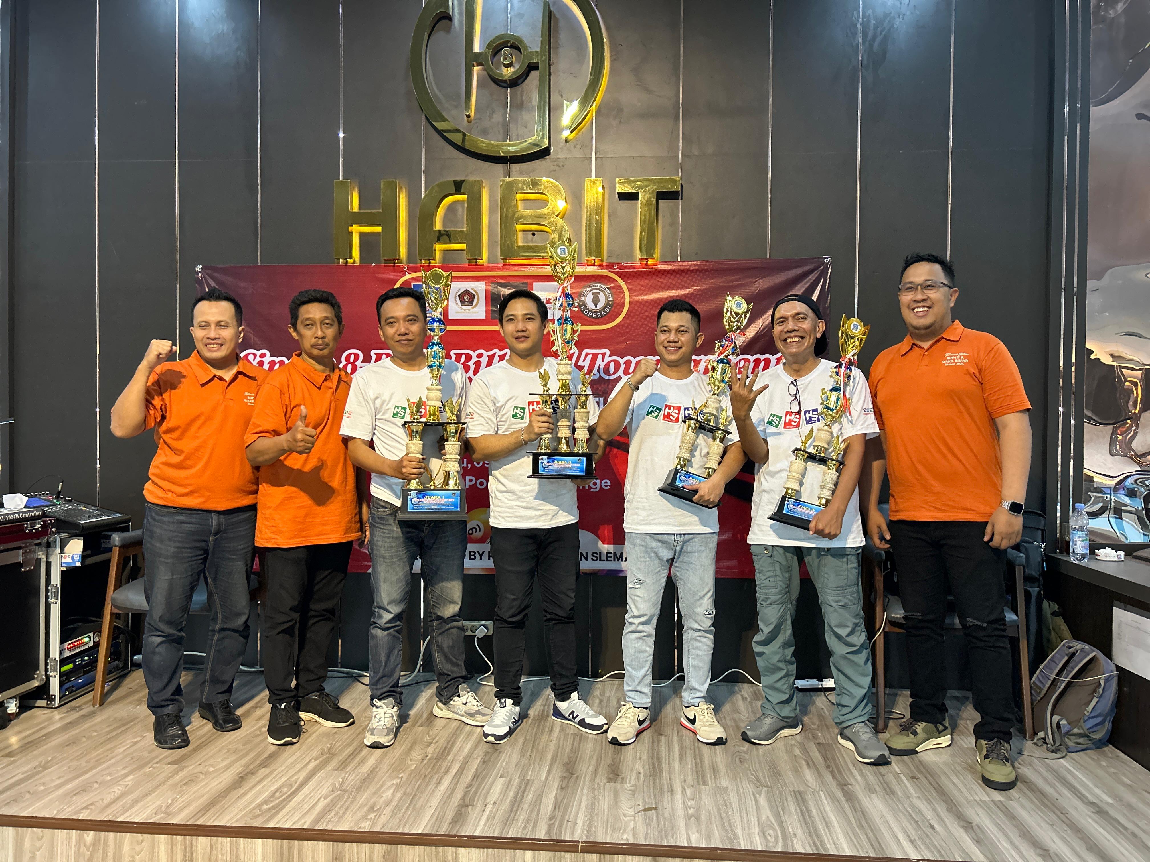 Kegiatan turnamen biliar yang diselenggarakan PWI Sleman