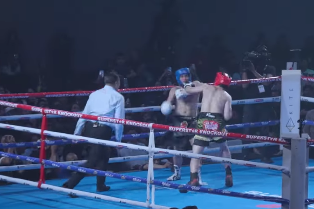 Pertandingan tinju sengit, antara El Rumi dan Jefri Nichol.