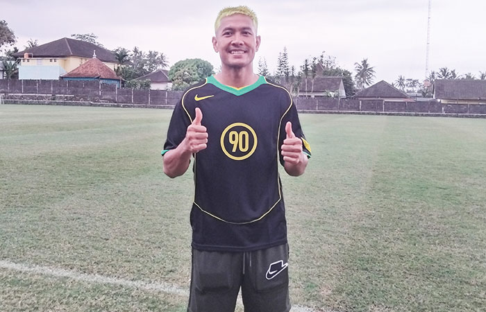Jajang Mulyana, Bek PSS Sleman.