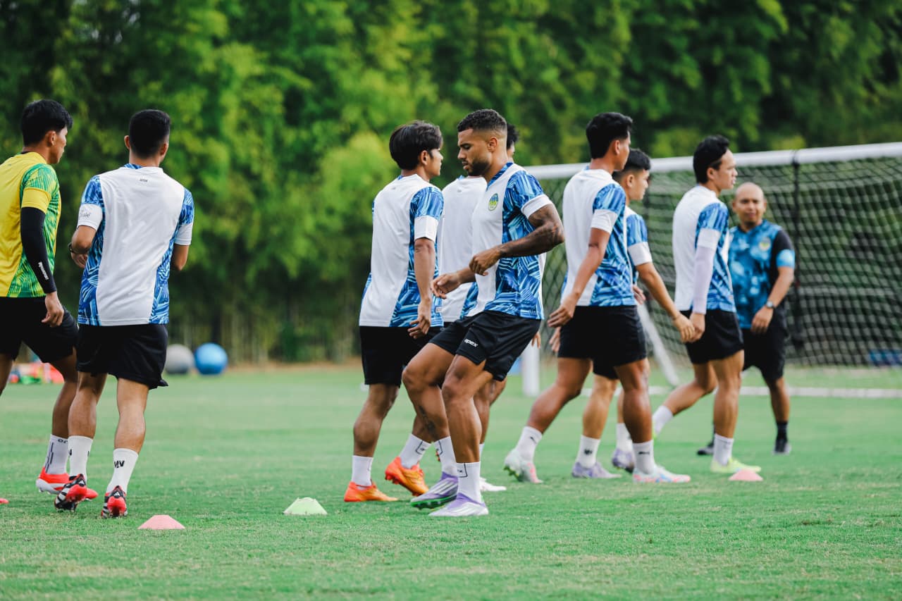 Pemain asal Belanda Anton Fase mulai berlatih bersama pemain PSM Jogja lainnya
