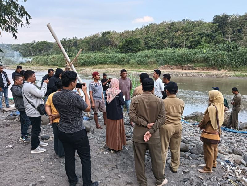 ILEGAL: Tim Gabungan melakukan penertiban pada aktivitas tambang ilegal.&nbsp;