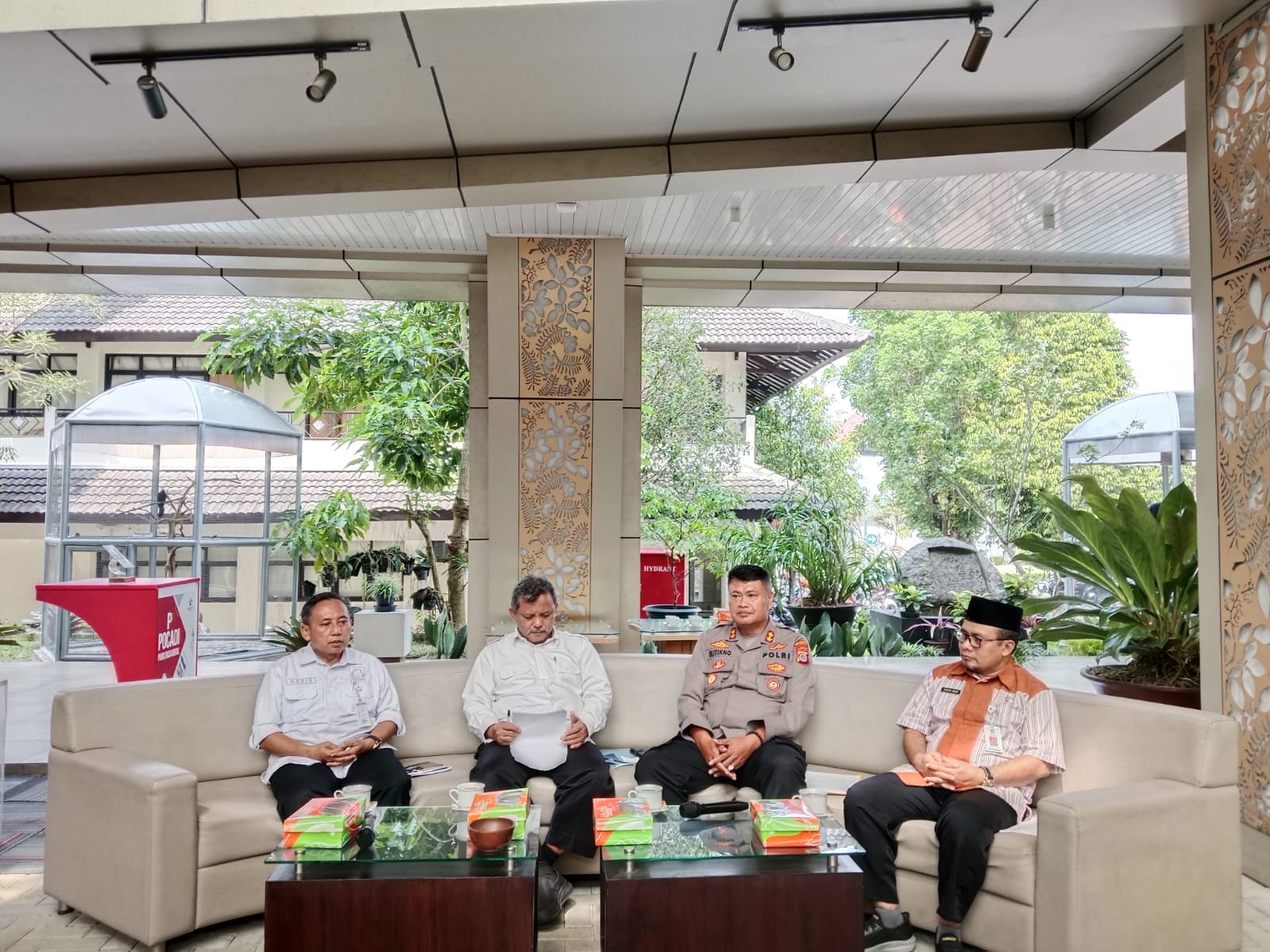 Jumpa pers mengenai peledakan mortir di Kantor Bupati Sleman, Rabu (13/8/2025).