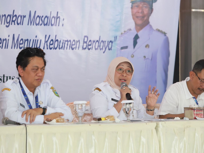 Bupati Kebumen Lilis Nuryani menghadiri acara refleksi enam bulan masa pemerintahan Lilis-Zaeni. (Dokumentasi Prokopim Kebumen)