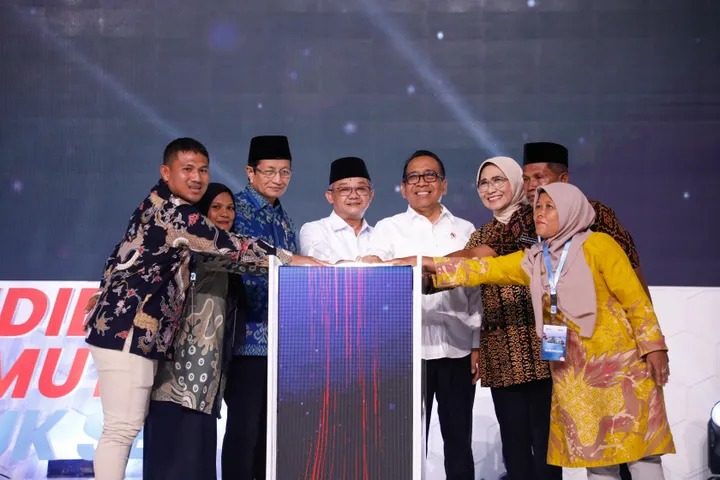 Program Insentif hingga Bantuan Subsidi Upah bagi guru non-ASN dan pendidik nonformal oleh Kementerian Pendidikan Dasar dan Menengah sebagai bentuk apresiasi atas dedikasinya dalam mencerdaskan genera