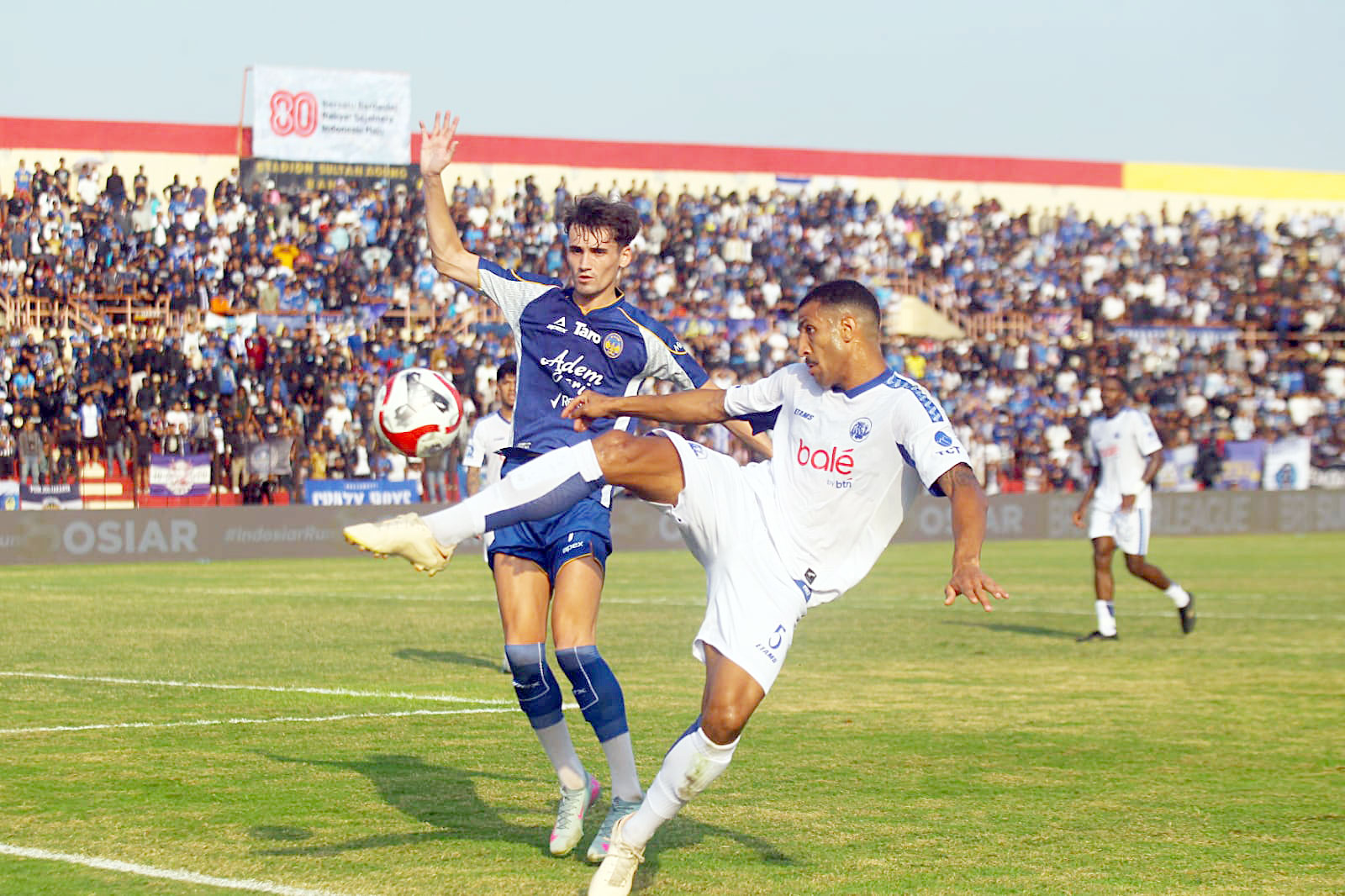 PSIM Jogja sementara tertinggal dari Arema Malang dengan skor 0-1 dalam pertandingan Super League di Stadion Sultan Agung, Bantul, Sabtu (16/8).