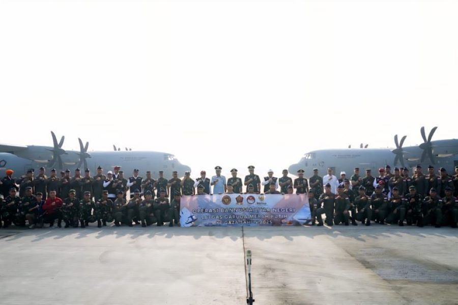 Foto bersama 66 anggota dari militer, kementerian, lembaga, dan media nasional.
