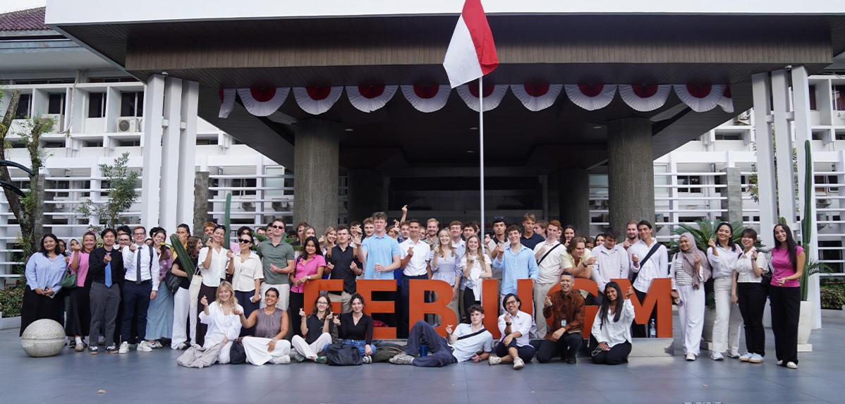 Mahasiswa asing baru yang masuk ke FEB UGM tahun ajaran 2025/2026
