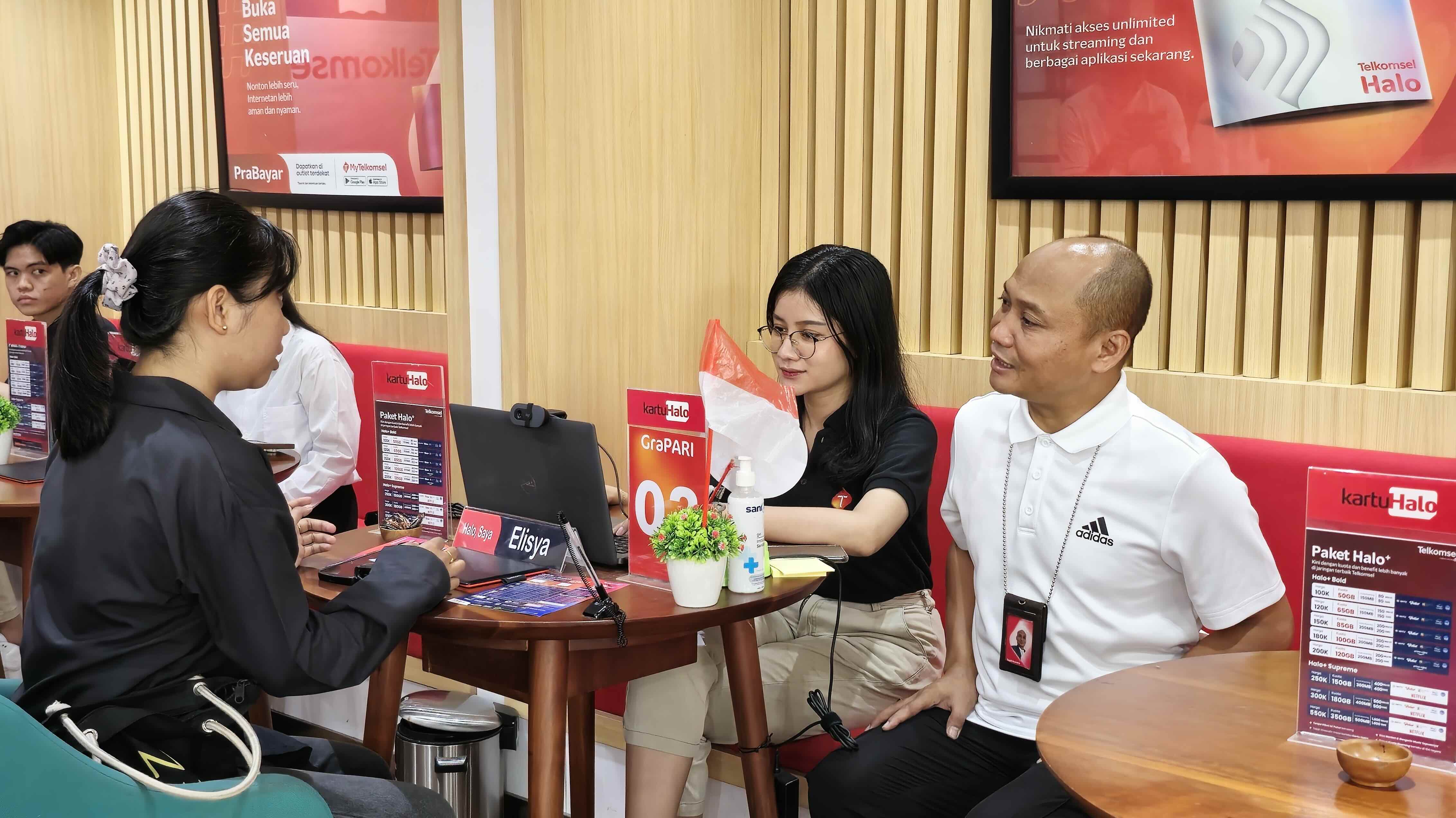 Dengan semangat Bersatu, Berdaulat, Rakyat Sejahtera, Indonesia Maju, Telkomsel terus menghadirkan pelayanan terbaik yang merata hingga pelosok negeri, memastikan setiap pelanggan dapat merasakan manf