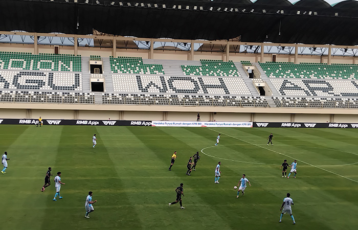 PSBS Biak saat menjamu Borneo FC di Stadion Maguwoharjo, Sleman, Senin (18/8) sore.
