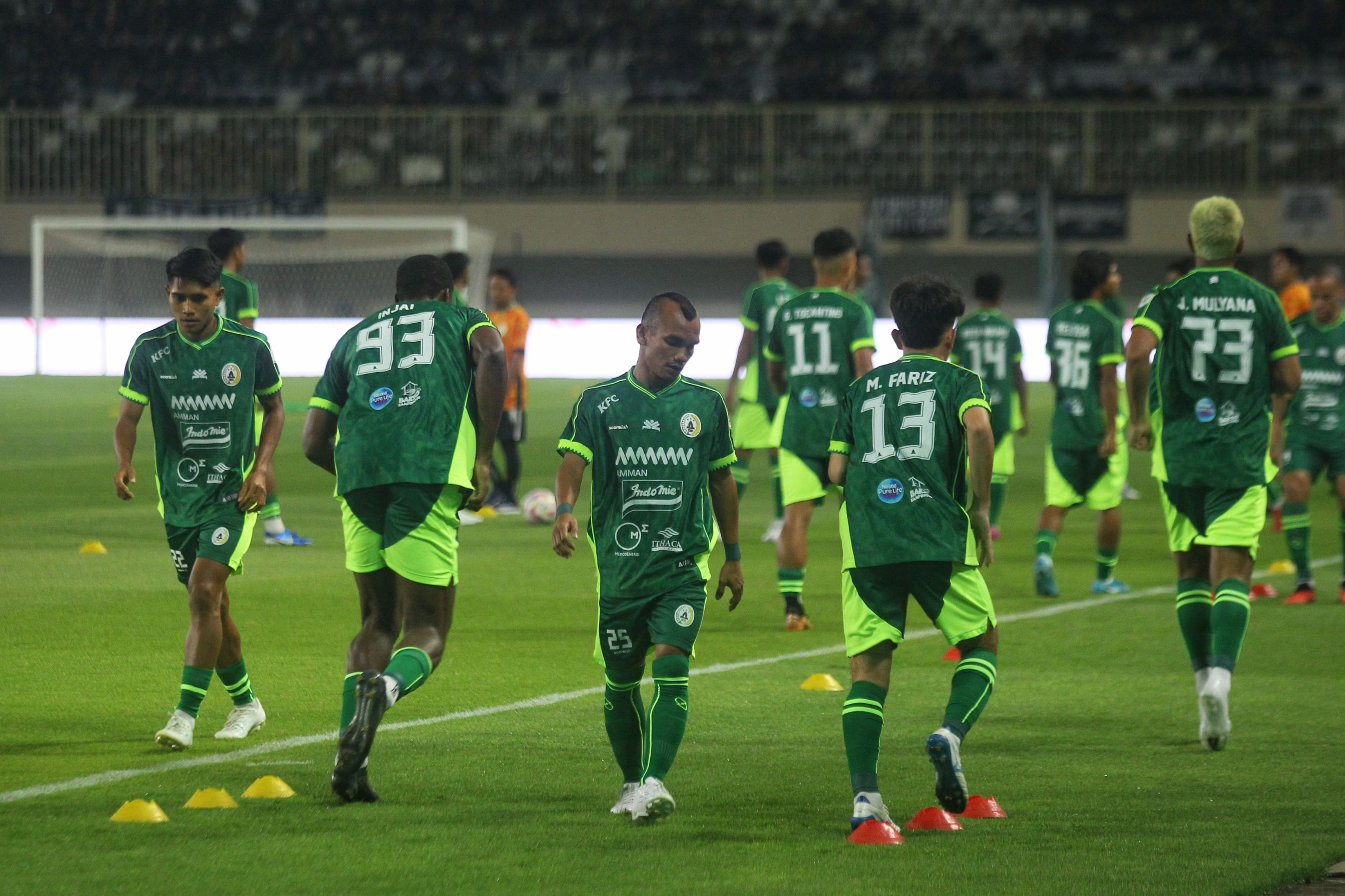 PSS Sleman juga meluncurkan tiga jersey yang akan digunakan untuk mengarungi kompetisi Championship 2025/2026.