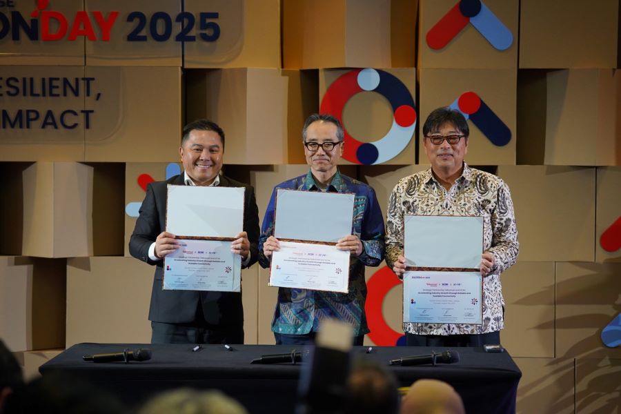 Telkomsel Solution Day 2025-8_A & B: Telkomsel menandatangani Nota Kesepahaman (MoU) dengan sejumlah mitra strategis di Solution Day 2025, memperkuat kolaborasi lintas sektor industri.