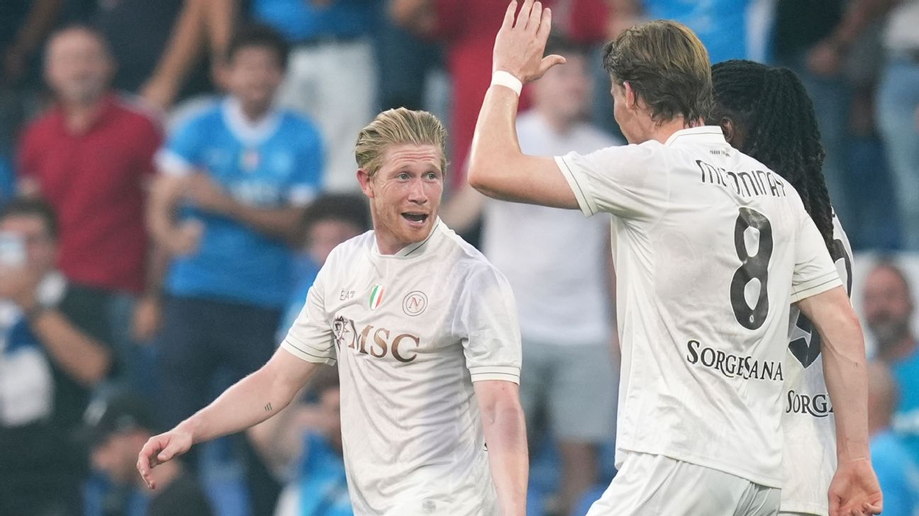 Kevin de Bruyne cetak gol pertamanya bagi Napoli dalam kemenangan 2-0 atas Sassuolo