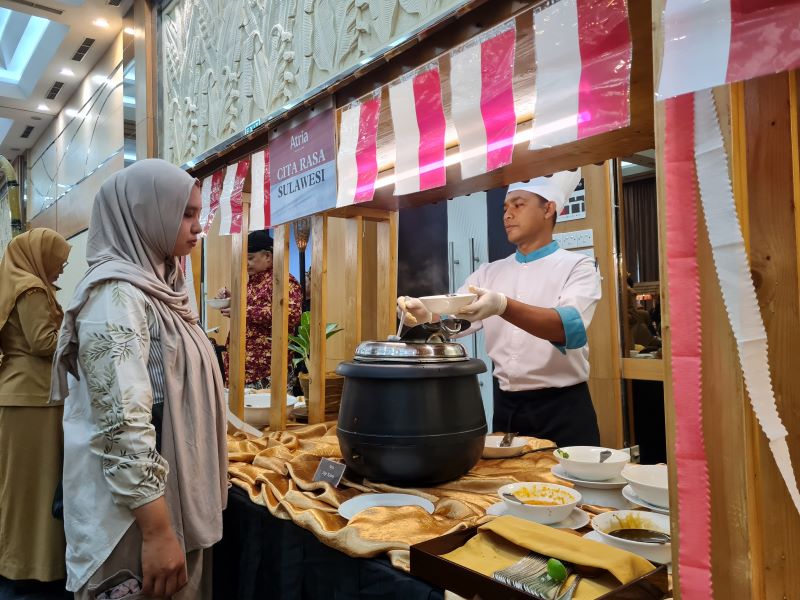 MENARIK: Ragam kuliner Nusantara disajikan di Atria Hotel Magelang, Senin (25/8).