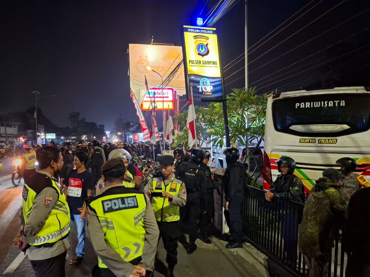 Bus suporter Persib yang sempat diamankan