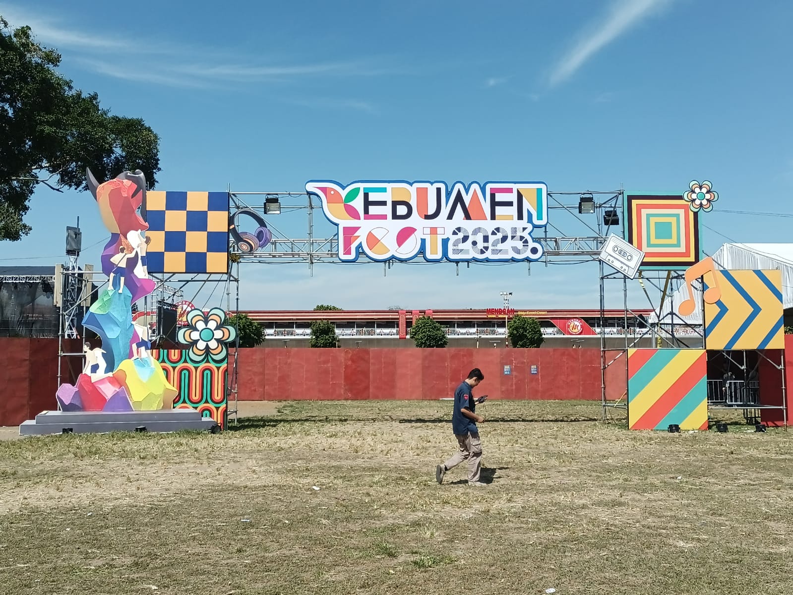 Suasana Kebumen Fest yang berlangsung di Alun-alun Pancasila Kebumen.
