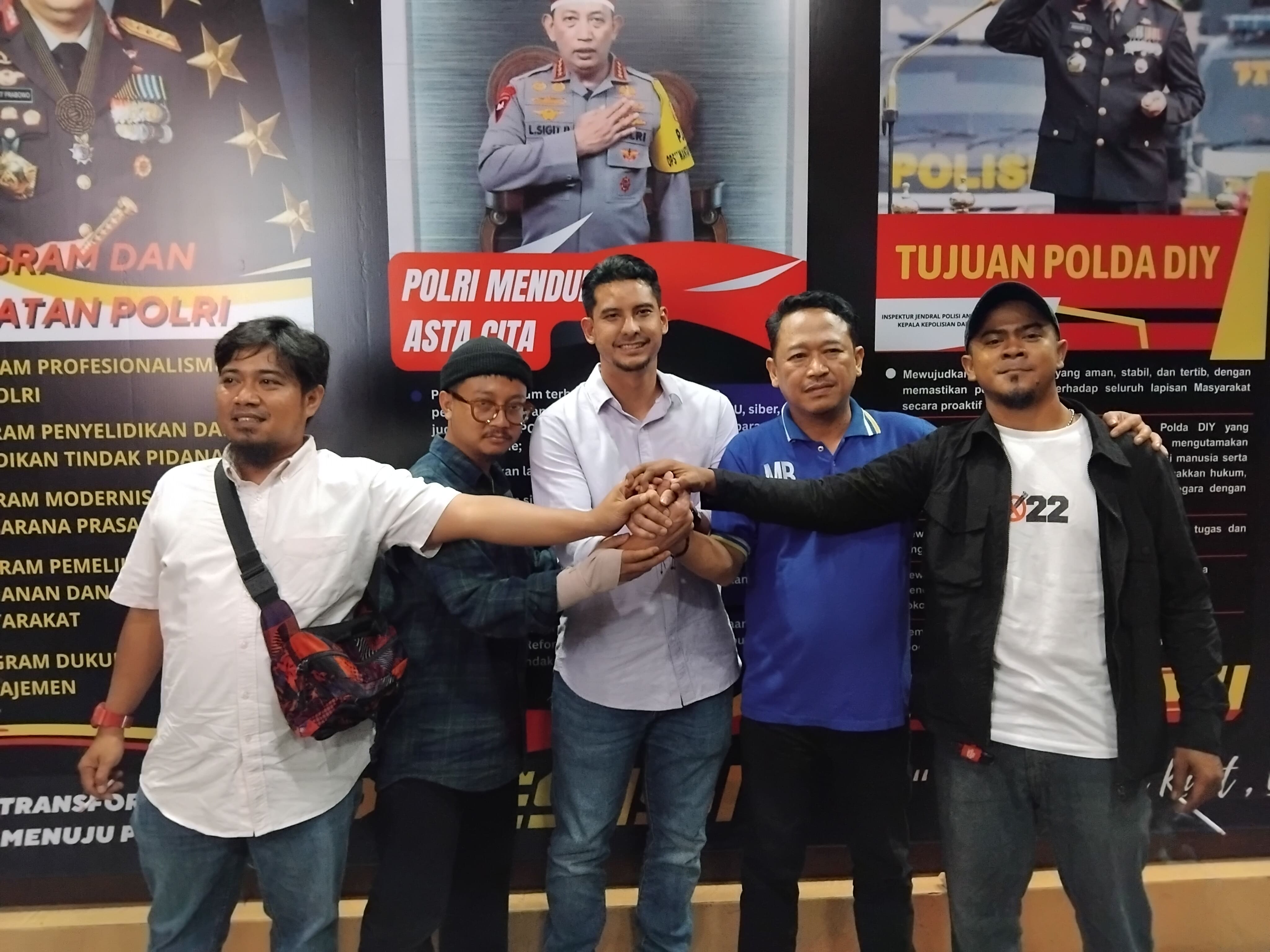 Ketua Umum The Maident Rendy Agung Prasetya, Presiden Brajamusti Muslich Burhanudin, Kapolresta Kota Jogja Kombes Pol Eva Guna Pradia, Ketua Viking Tobias Ginanjar Sayidina, dan perwakilan Bobotoh