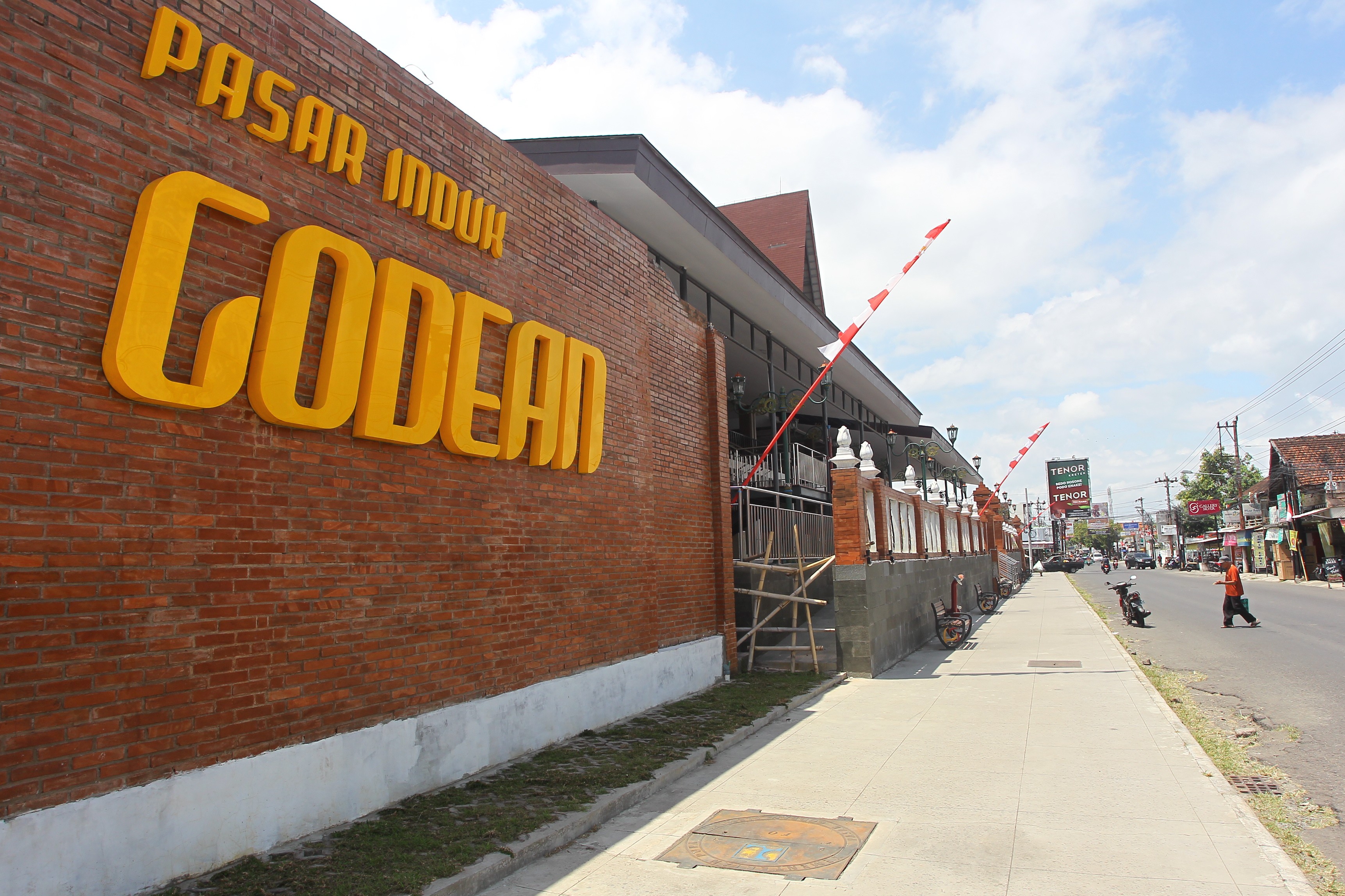 Pasar Godean mangkrak belum difungsikan