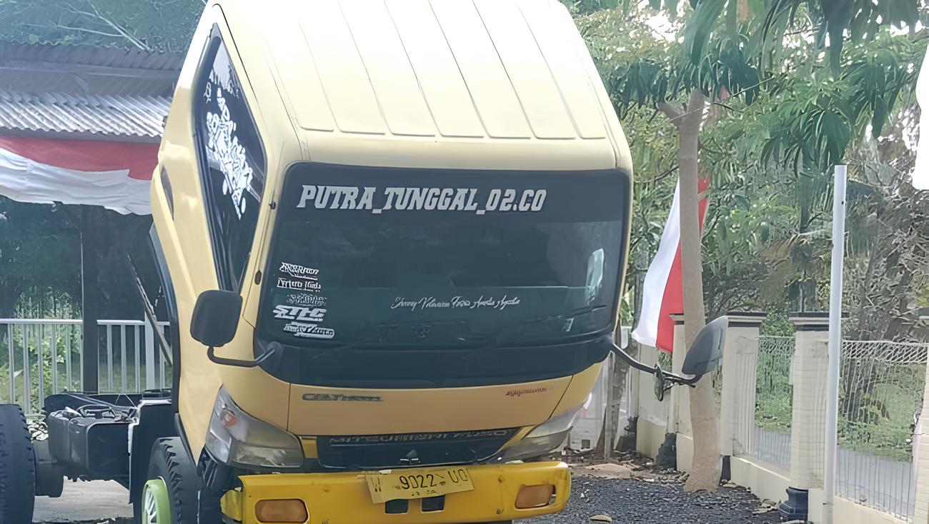 Sebuah truk tanpa bak terparkir di kawasan Pantai Ndiri mengundang kecurigaan warga. Setelah ditelusuri, akhirnya terungkap pelaku pencurian membawa kabur truk dari kendal ke Gunungkidul pada Rabu (27