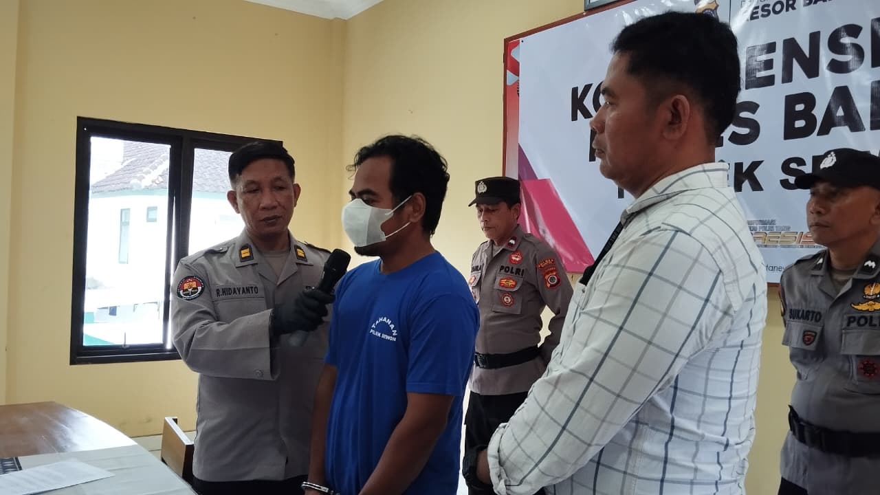 Jumpa Pers di Polsek Sewon dalam kasus pencurian motor Kamis (28/8/2025).