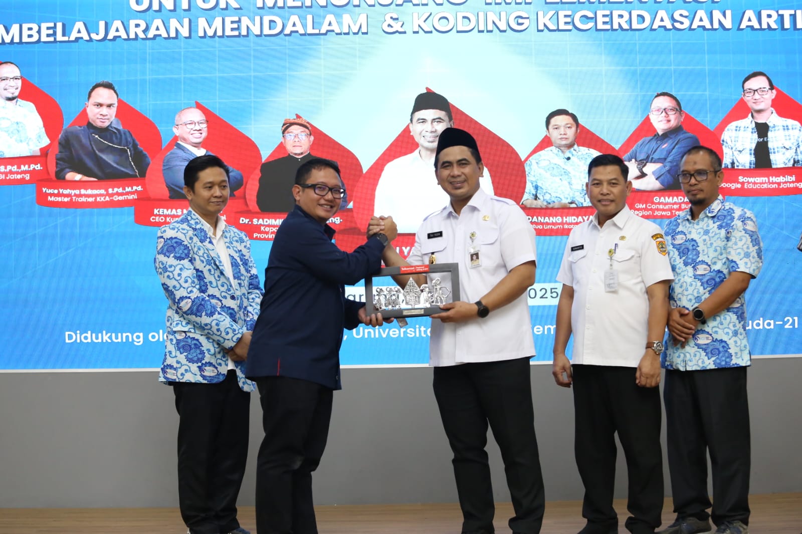 PERKUAT KOMITMEN: Telkomsel mendukung peningkatan kompetensi pendidik di Indonesia.