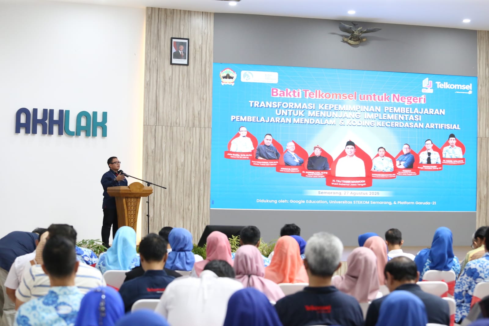 PERKUAT KOMITMEN: Telkomsel mendukung peningkatan kompetensi pendidik di Indonesia.