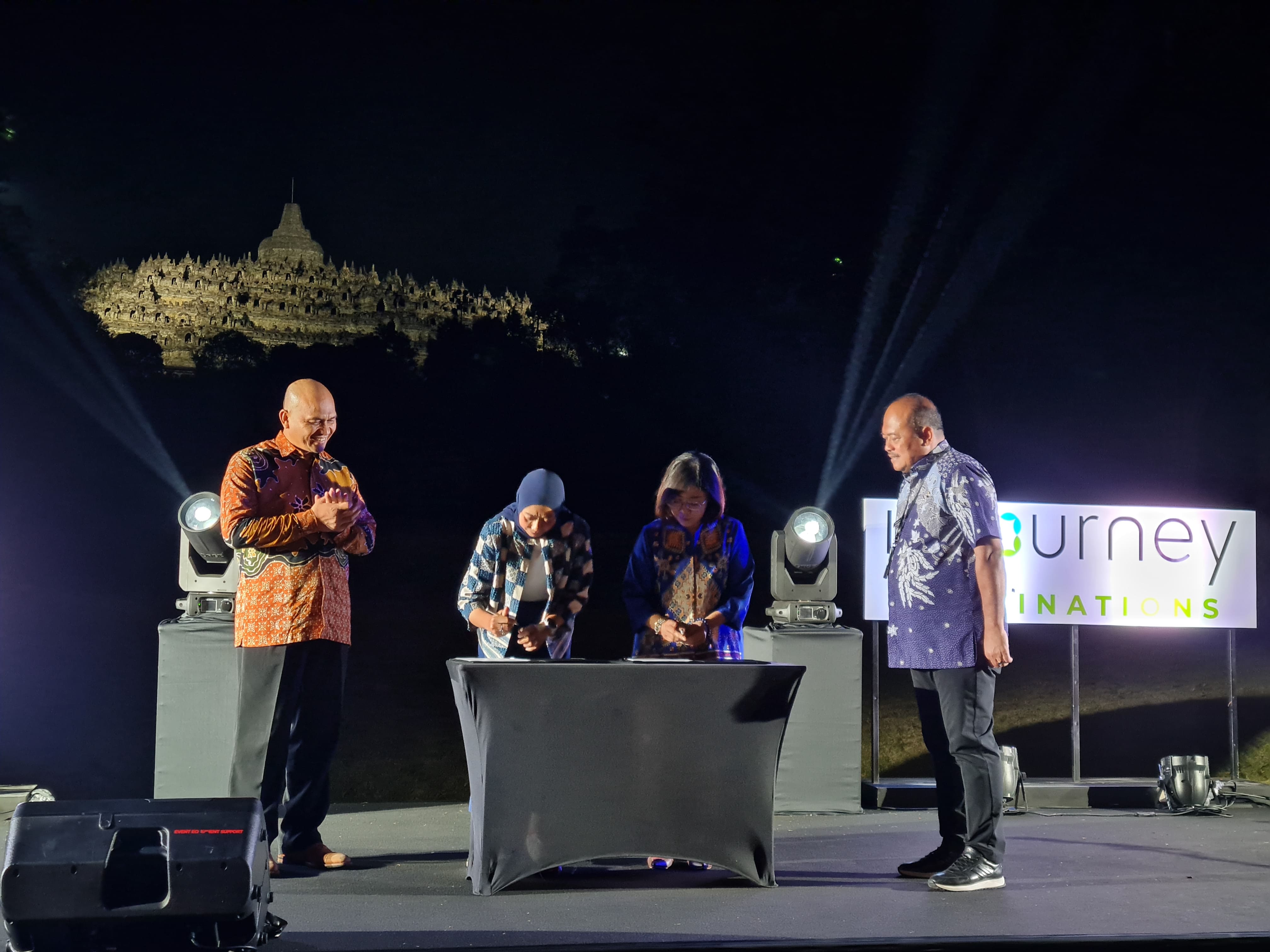 Berikut judul yang kamu minta:  **Dukung Warisan Budaya, Kawasan Candi Kini Usung Konsep Wisata Ramah Lingkungan**