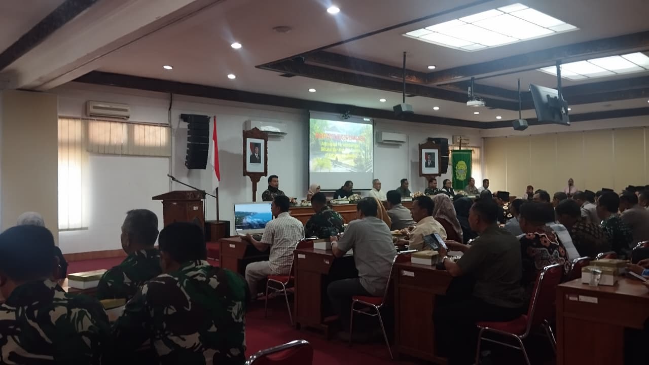 ARAHAN: Rapat koordinasi mengantisipasi perkembangan situasi dan kondisi terkini di Pemkab Bantul Senin (1/9)